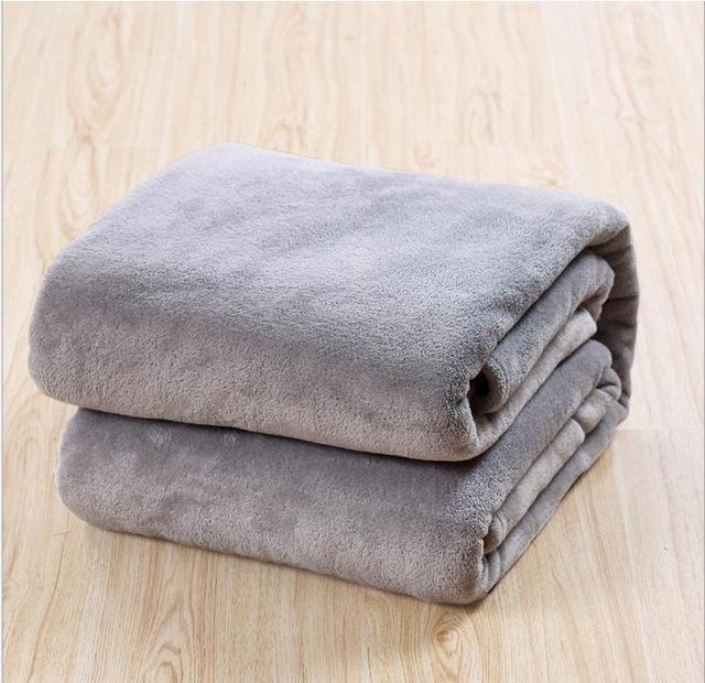 Solid fleece blankets - Worldwide Prime