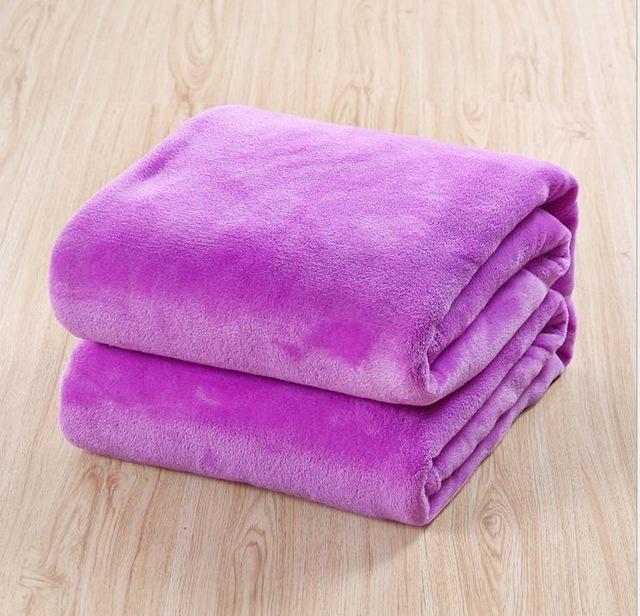 Solid fleece blankets - Worldwide Prime